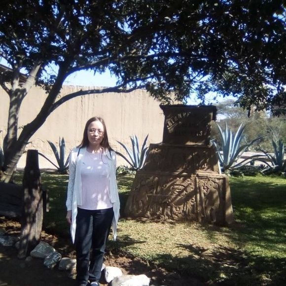 Meet your Posher, Amber - Picture 1 of 1